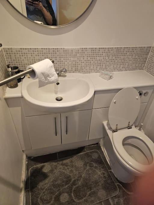 Big Double Room With Bathroom In 2 Bedroom Flat Kitchen Is Shared Harrow on the Hill Exterior foto